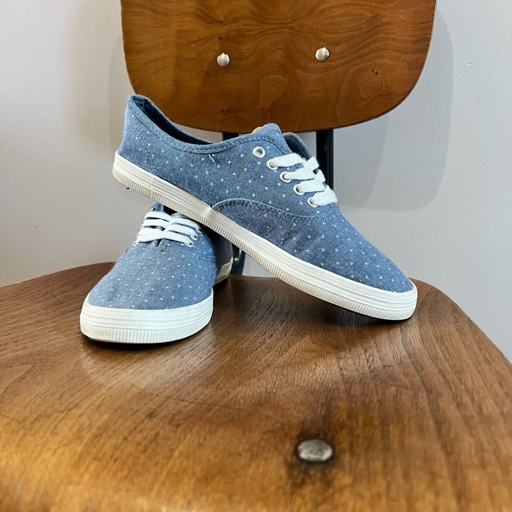 American Eagle Outfitters Blue and White Sneakers